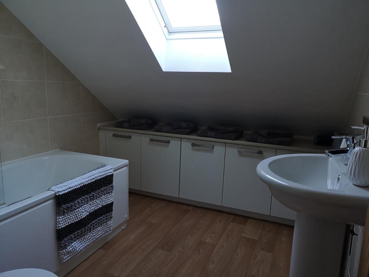 Attic Floor Apartment, City Centre Inverness Extérieur photo