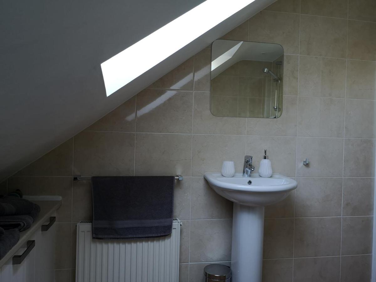 Attic Floor Apartment, City Centre Inverness Extérieur photo